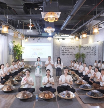 Cấu Tạo Trống Handpan Có Gì Đặc Biệt Khiến Âm Sắc Ngân Vang Huyền Diệu?