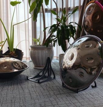 Nhạc Khí Handpan Mở Ra Lối Sống Nghệ Thuật Đương Đại Như Thế Nào?