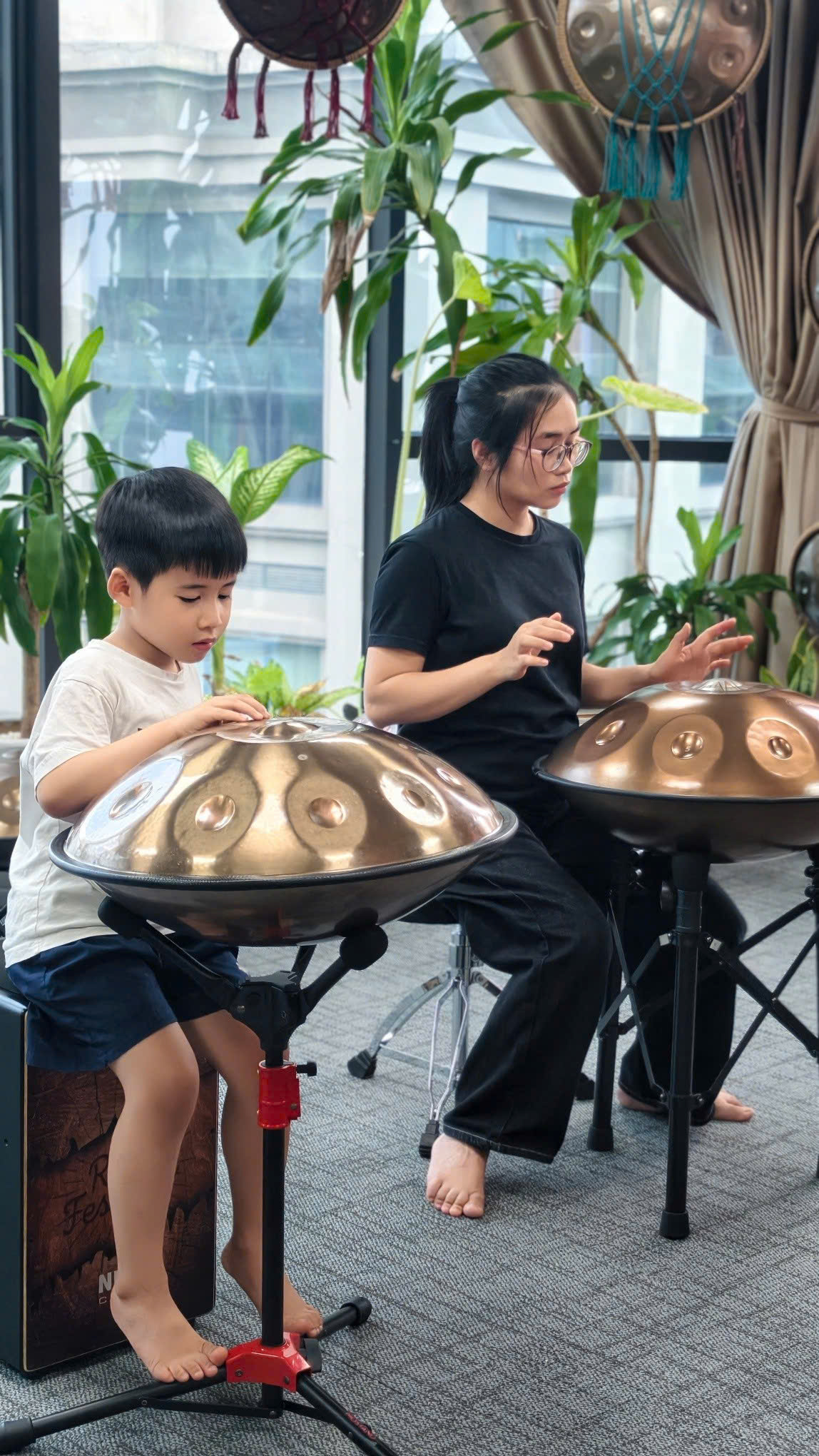Am thanh handpan chua lanh tu ben trong tam hon chung ta mang lai su binh an
