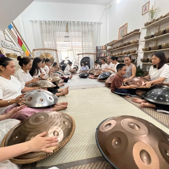Khóa học Handpan 6 buổi kèm việc cho mượn trống và sử dụng giáo trình của Malter Marten