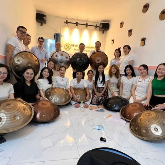 Khóa học Handpan 6 buổi kèm việc cho mượn trống và sử dụng giáo trình của Malter Marten